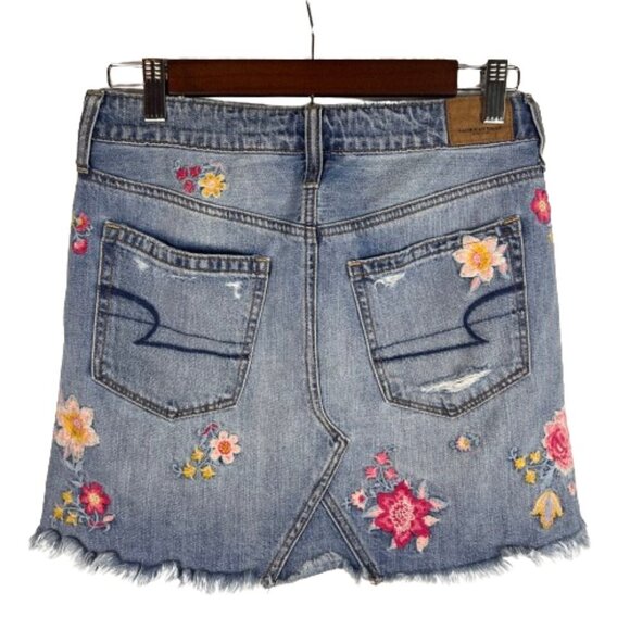 American Eagle Womens Embroidered Floral Denim Mini Skirt Size 2 Festival Boho - Picture 8 of 15